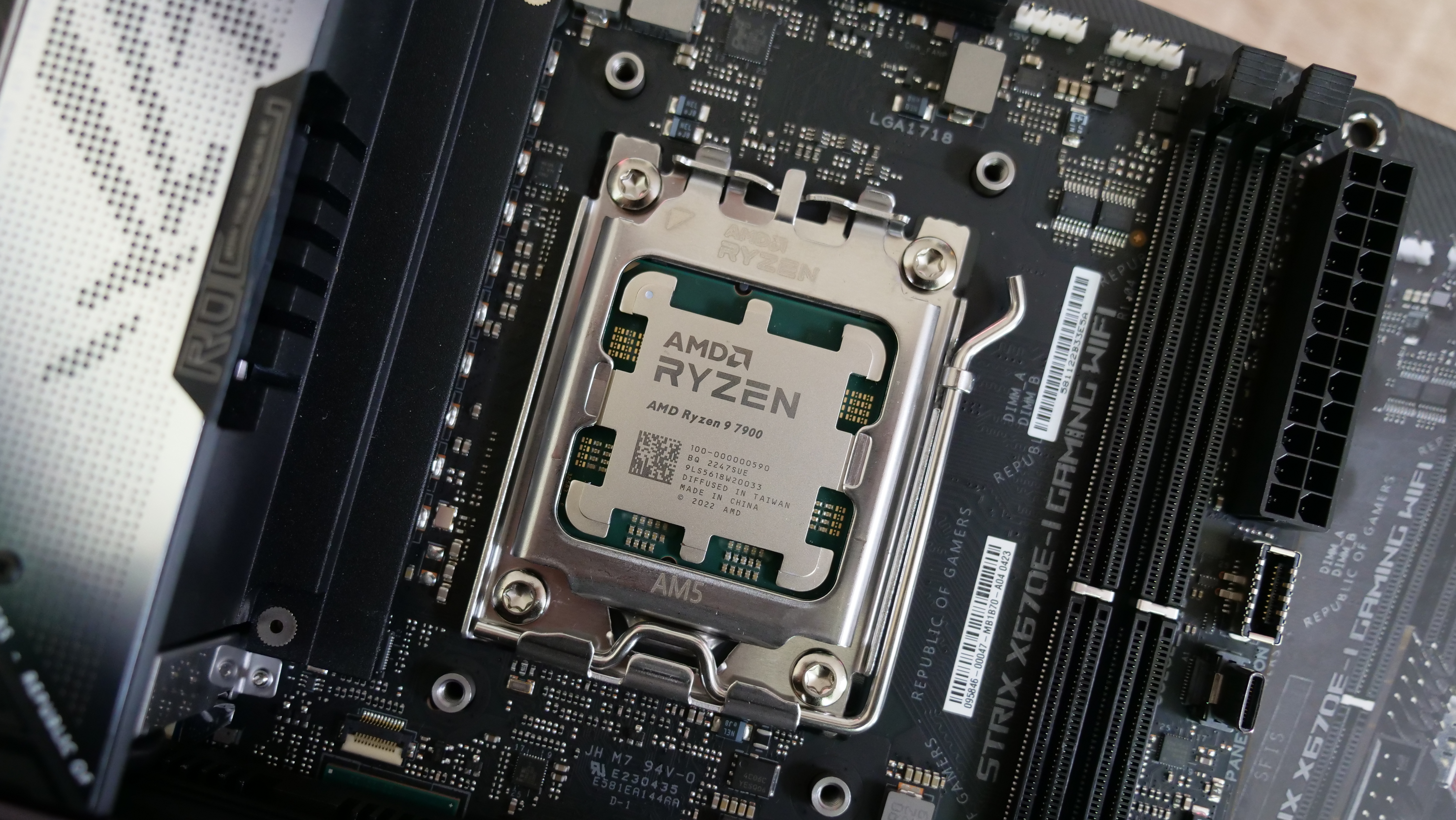 KIOXIA Build Ryzen 9 7900 CPU installiert.JPG